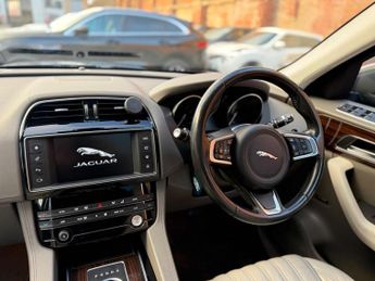 Jaguar F-PACE 2.0 D180 Portfolio Auto AWD Euro 6 (s/s) 5dr