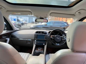 Jaguar F-PACE 2.0 D180 Portfolio Auto AWD Euro 6 (s/s) 5dr