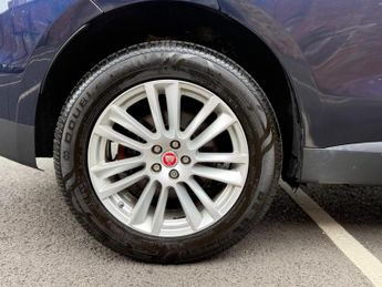 Jaguar F-PACE 2.0 D180 Portfolio Auto AWD Euro 6 (s/s) 5dr