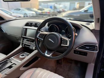 Jaguar F-PACE 2.0 D180 Portfolio Auto AWD Euro 6 (s/s) 5dr