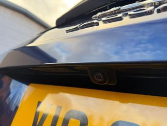 Jaguar F-PACE 2.0 D180 Portfolio Auto AWD Euro 6 (s/s) 5dr