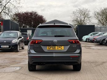 Volkswagen Tiguan 2.0 TDI BlueMotion Tech SE Navigation DSG 4Motion Euro 6 (s/s) 5