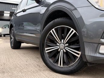 Volkswagen Tiguan 2.0 TDI BlueMotion Tech SE Navigation DSG 4Motion Euro 6 (s/s) 5