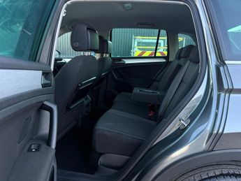Volkswagen Tiguan 2.0 TDI BlueMotion Tech SE Navigation DSG 4Motion Euro 6 (s/s) 5