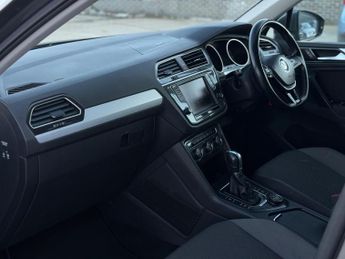 Volkswagen Tiguan 2.0 TDI BlueMotion Tech SE Navigation DSG 4Motion Euro 6 (s/s) 5