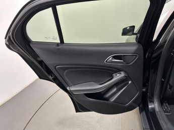 Mercedes-Benz GLA 1.6 GLA200 Sport (Premium Plus) 7G-DCT Euro 6 (s/s) 5dr