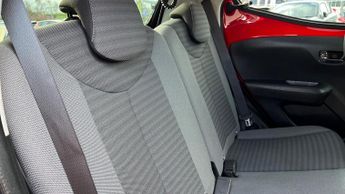 Toyota AYGO 1.0 VVT-i x-trend Funroof x-shift Euro 6 5dr