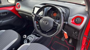Toyota AYGO 1.0 VVT-i x-trend Funroof x-shift Euro 6 5dr