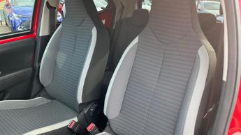 Toyota AYGO 1.0 VVT-i x-trend Funroof x-shift Euro 6 5dr