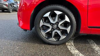 Toyota AYGO 1.0 VVT-i x-trend Funroof x-shift Euro 6 5dr