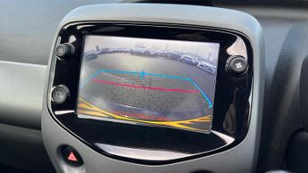 Toyota AYGO 1.0 VVT-i x-trend Funroof x-shift Euro 6 5dr