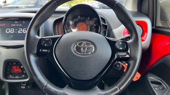 Toyota AYGO 1.0 VVT-i x-trend Funroof x-shift Euro 6 5dr