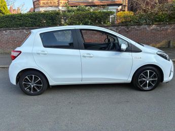 Toyota Yaris 1.5 VVT-h Icon Tech E-CVT Euro 6 (s/s) 5dr