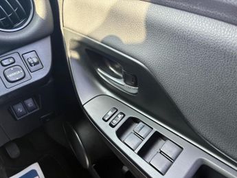 Toyota Yaris 1.5 VVT-h Excel E-CVT Euro 6 5dr (Safety Sense, 15in)