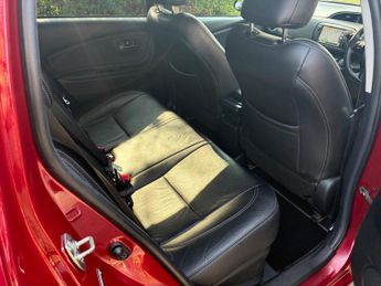 Toyota Yaris 1.5 VVT-h Excel E-CVT Euro 6 5dr (Safety Sense, 15in)