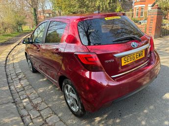 Toyota Yaris 1.5 VVT-h Excel E-CVT Euro 6 5dr (Safety Sense, 15in)