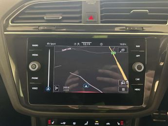 Volkswagen Tiguan 1.5 TSI R-Line SUV 5dr Petrol DSG Euro 6 (s/s) (150 ps)