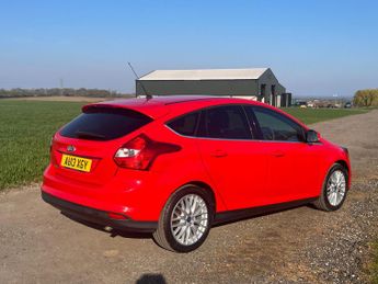 Ford Focus 1.6 Zetec Hatchback 5dr Petrol Powershift Euro 5 (125 ps)
