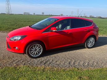 Ford Focus 1.6 Zetec Hatchback 5dr Petrol Powershift Euro 5 (125 ps)
