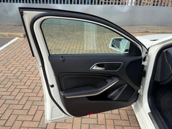 Mercedes-Benz A Class 1.5 A180d SE 7G-DCT Euro 6 (s/s) 5dr