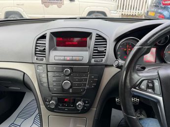 Vauxhall Insignia 2.0 CDTi ecoFLEX Exclusiv Sports Tourer Euro 5 (s/s) 5dr