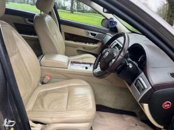 Jaguar XF 3.0d V6 Luxury Auto Euro 5 4dr