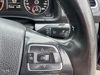 Volkswagen Eos 2.0 TDI BlueMotion Tech Exclusive Cabriolet DSG Euro 5 (s/s) 2dr