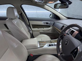 Jaguar XF 2.2d Premium Luxury Auto Euro 5 (s/s) 4dr