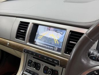 Jaguar XF 2.2d Premium Luxury Auto Euro 5 (s/s) 4dr