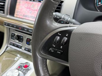 Jaguar XF 2.2d Premium Luxury Auto Euro 5 (s/s) 4dr