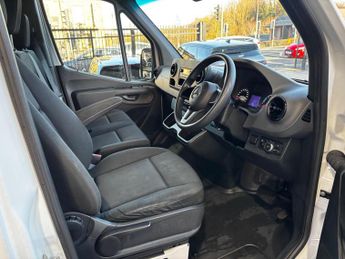 Mercedes-Benz eSprinter 55kWh Progressive Auto FWD L2 H2 5dr 20kW Charger