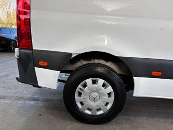 Mercedes-Benz eSprinter 55kWh Progressive Auto FWD L2 H2 5dr 20kW Charger