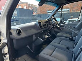 Mercedes-Benz eSprinter 55kWh Progressive Auto FWD L2 H2 5dr 20kW Charger