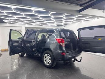 Toyota RAV4 2.2 D-4D XT-R 4WD 5dr