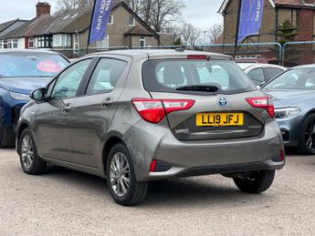 Toyota Yaris 1.5 VVT-h Icon E-CVT Euro 6 (s/s) 5dr