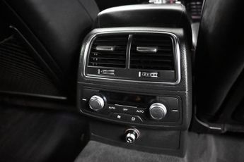 Audi A6 Saloon 2.0 TDI ultra Black Edition S Tronic Euro 6 (s/s) 4dr