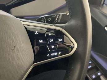 Volkswagen ID.3 Pro 58kWh Life Hatchback 5dr Electric Auto (145 ps)
