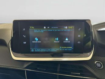 Peugeot E-2008 50kWh Allure Premium SUV 5dr Electric Auto (136 ps)