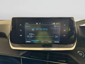Peugeot E-2008 50kWh Allure Premium SUV 5dr Electric Auto (136 ps)