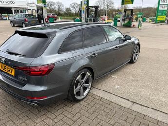 Audi A4 Avant 2.0 TFSI 40 Black Edition S Tronic Euro 6 (s/s) 5dr