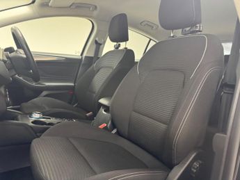 Ford Focus 1.0T EcoBoost MHEV Titanium DCT Euro 6 (s/s) 5dr