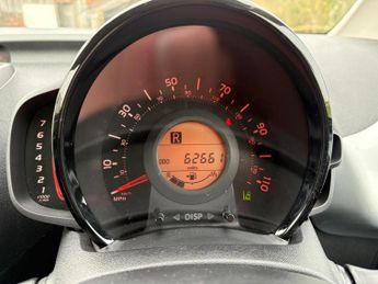 Toyota AYGO 1.0 VVT-i x-clusiv 2 x-wave x-shift Euro 6 5dr (Safety Sense)