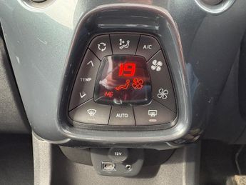 Toyota AYGO 1.0 VVT-i x-clusiv 2 x-wave x-shift Euro 6 5dr (Safety Sense)