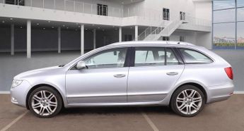 Skoda Superb 2.0 TDI Elegance DSG 4WD Euro 5 5dr