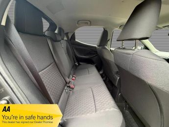 Toyota Yaris 1.5 VVT-h Design E-CVT Euro 6 (s/s) 5dr