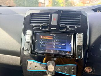 Nissan Leaf 30kWh Acenta Auto 5dr