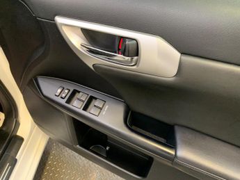 Lexus CT 1.8 200h Advance CVT Euro 5 (s/s) 5dr