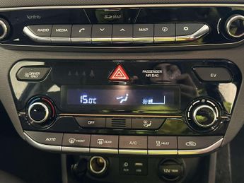 Hyundai IONIQ 28kWh Premium SE Hatchback 5dr Electric Auto (120 ps)