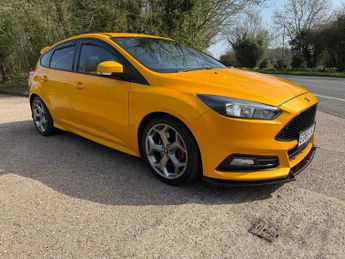 Ford Focus 2.0T EcoBoost ST-2 Euro 6 (s/s) 5dr