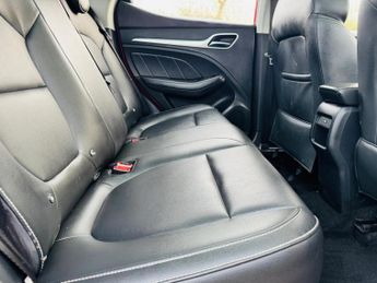 MG MG ZS 44.5kWh Exclusive Auto 5dr